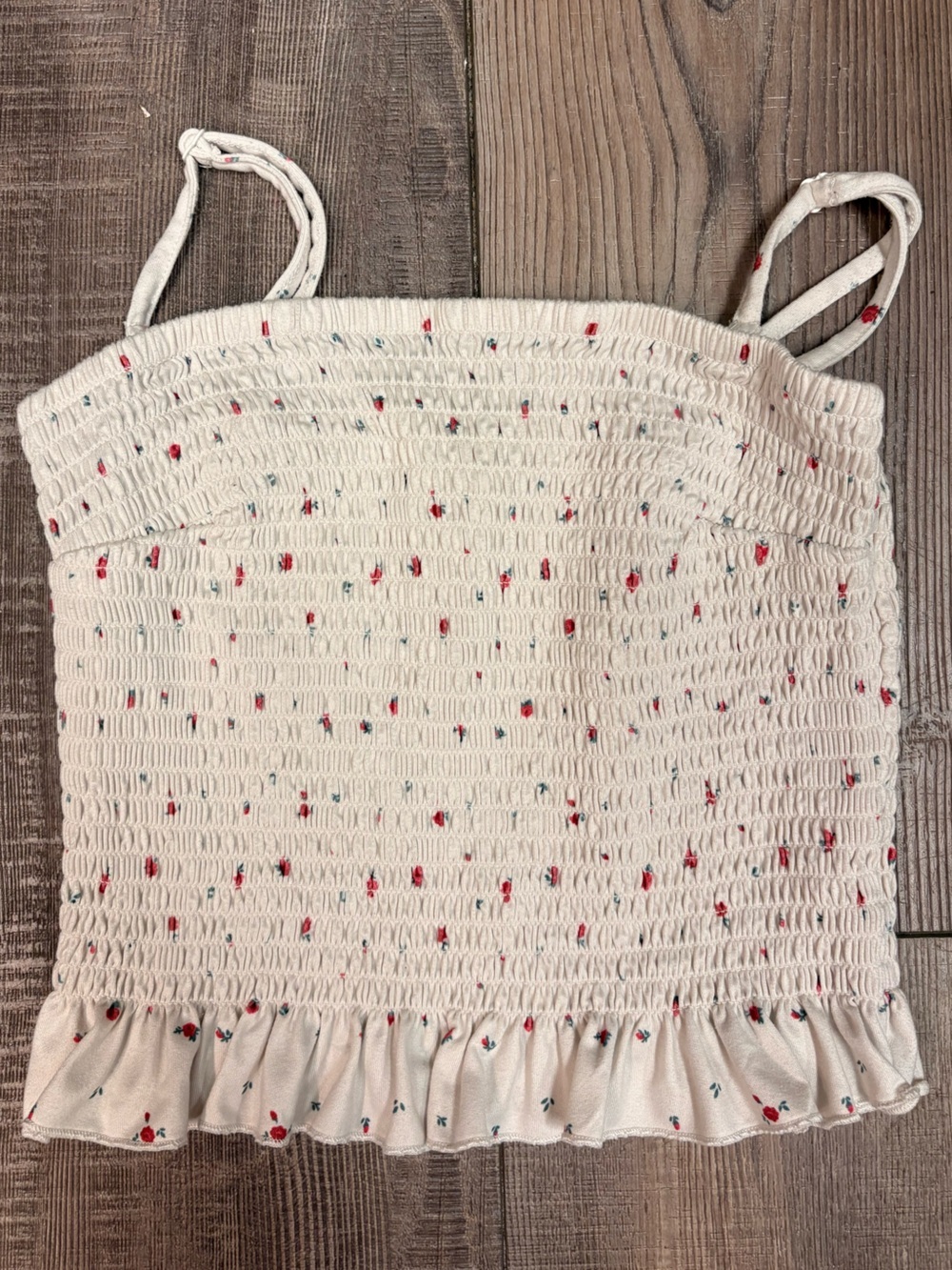 Bluenotes women’s size SM Cream Smocked Crop Top with Red Speckle